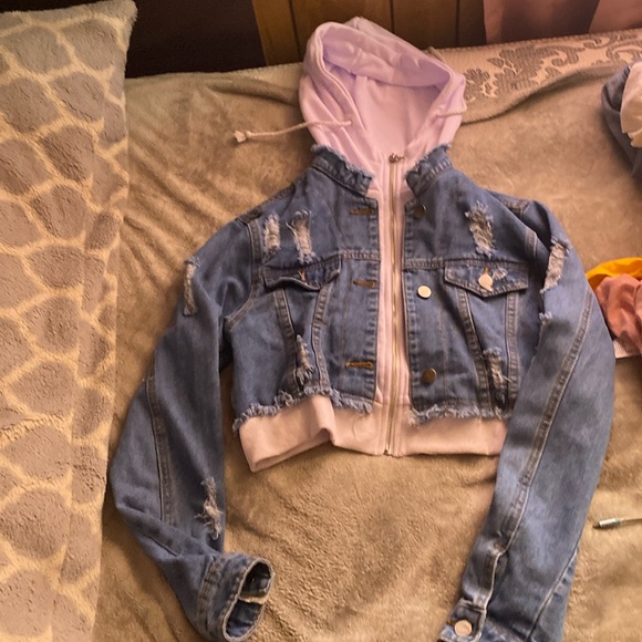 Ripped cropped Jean jacket - Picture 1 of 2